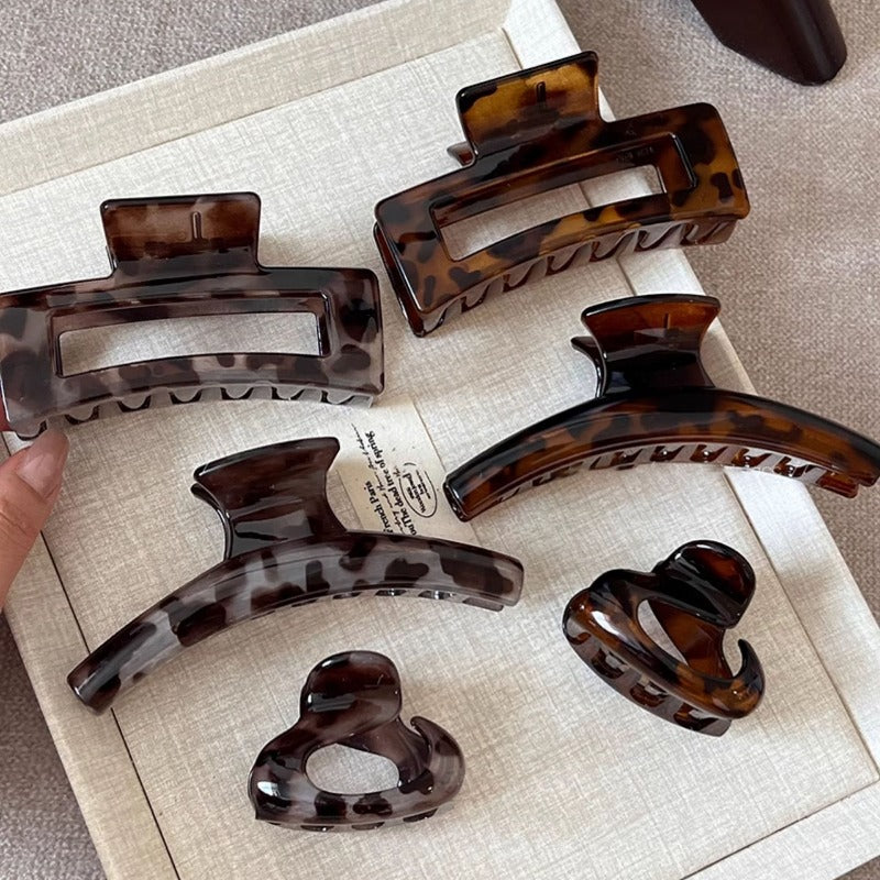 Retro Tortoiseshell Hairpin Hair Accessory - A Beautiful Headpiece Suitable for Ladies to Wear Daily Or for Party Occasions - an Ideal Gift for Special Occasions